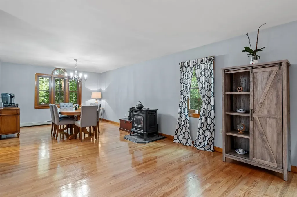 12 Deer Run Road North Hampton NH 03862