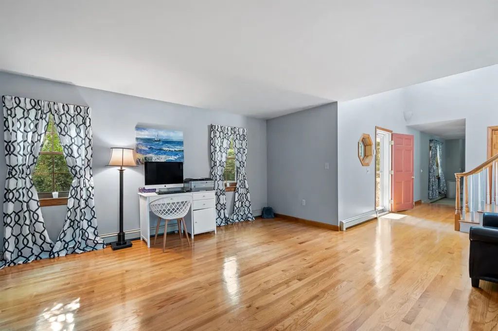 12 Deer Run Road North Hampton NH 03862