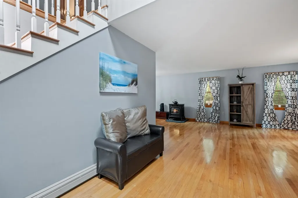 12 Deer Run Road North Hampton NH 03862