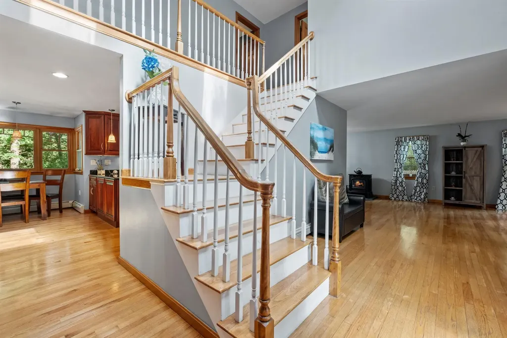 12 Deer Run Road North Hampton NH 03862