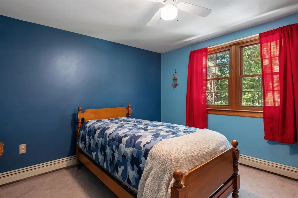 12 Deer Run Road North Hampton NH 03862