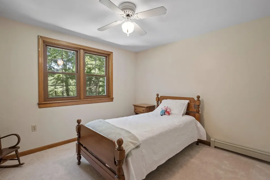 12 Deer Run Road North Hampton NH 03862