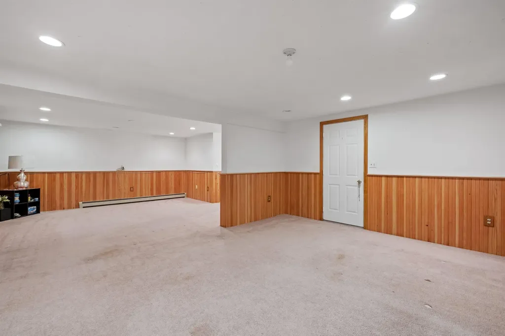 12 Deer Run Road North Hampton NH 03862