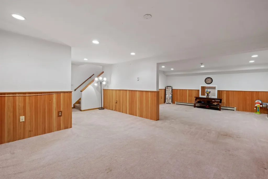 12 Deer Run Road North Hampton NH 03862