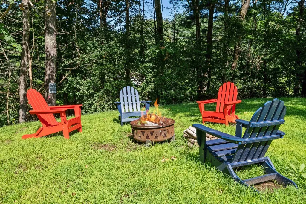 12 Deer Run Road North Hampton NH 03862