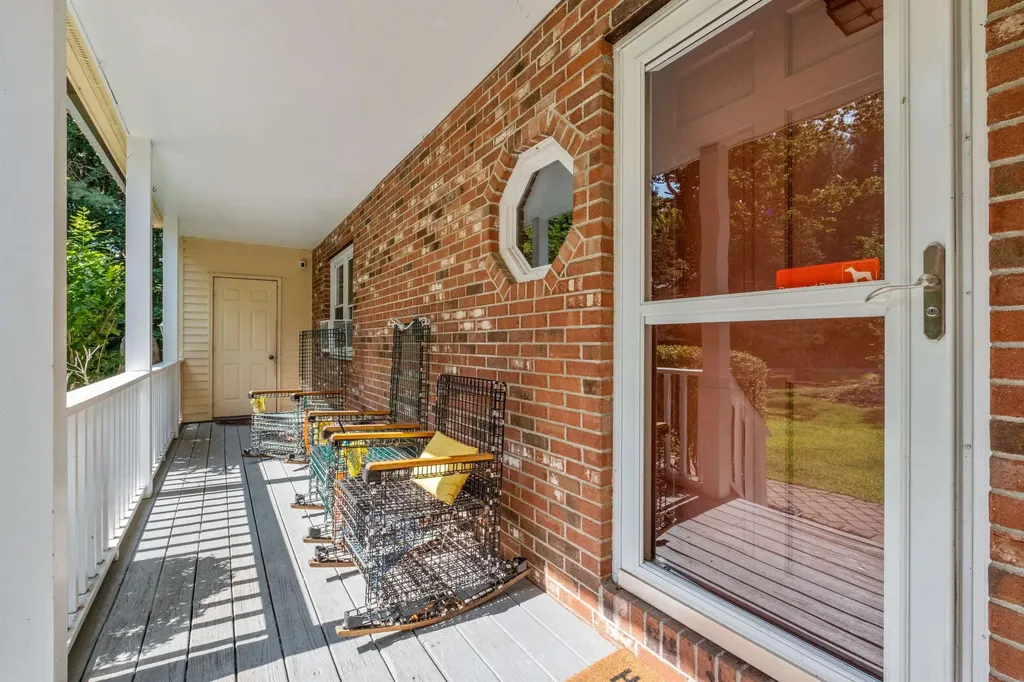 12 Deer Run Road North Hampton NH 03862