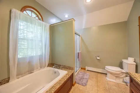 12 Deer Run Road North Hampton NH 03862