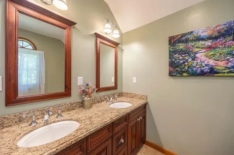 12 Deer Run Road North Hampton NH 03862