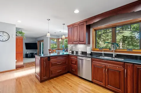 12 Deer Run Road North Hampton NH 03862