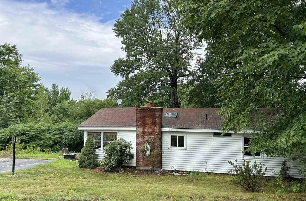 12 Long Stack Lane Wolfeboro NH 03894