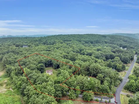42 Woodland Heights Swanzey NH 03446