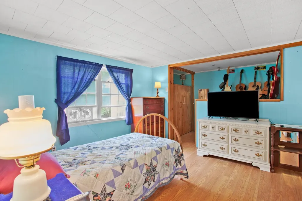 22 Parker Mountain Road Strafford NH 03884