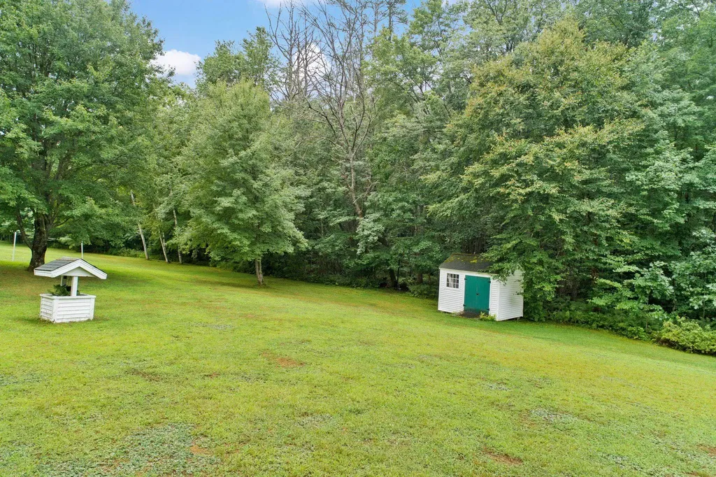 22 Parker Mountain Road Strafford NH 03884