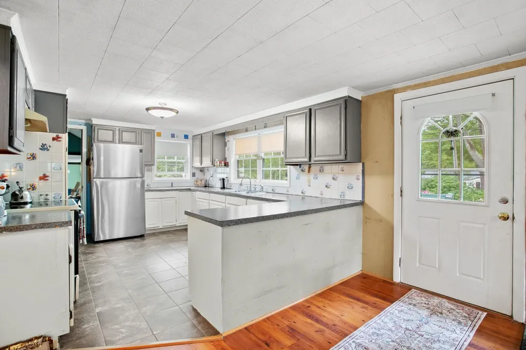 22 Parker Mountain Road Strafford NH 03884