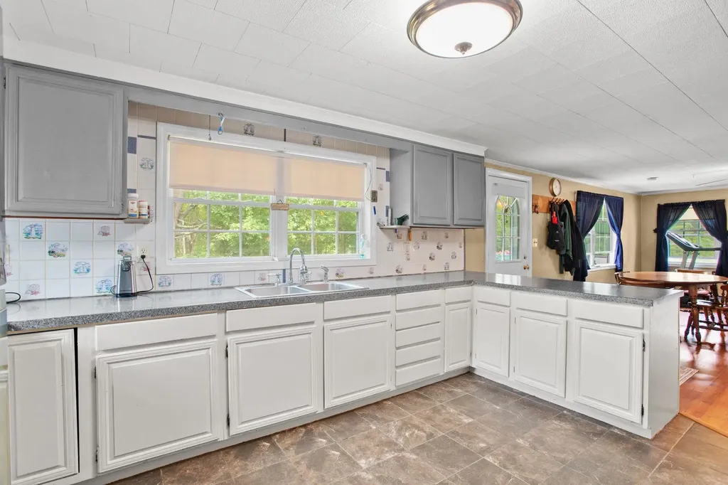 22 Parker Mountain Road Strafford NH 03884