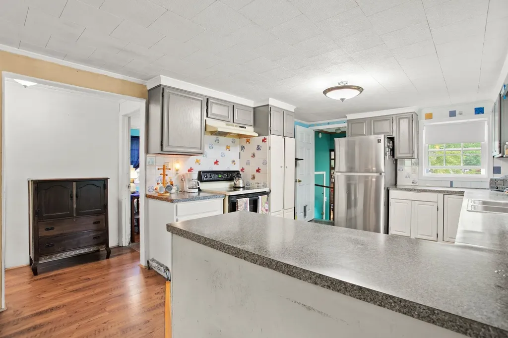 22 Parker Mountain Road Strafford NH 03884