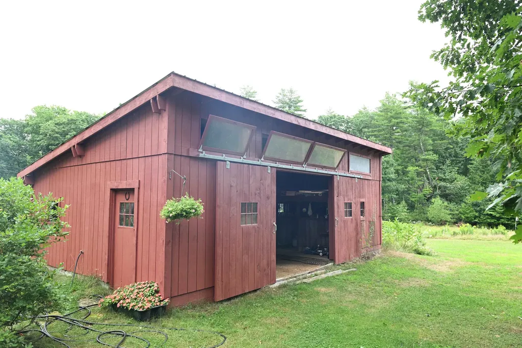 15 Scribner Road Strafford NH 03884