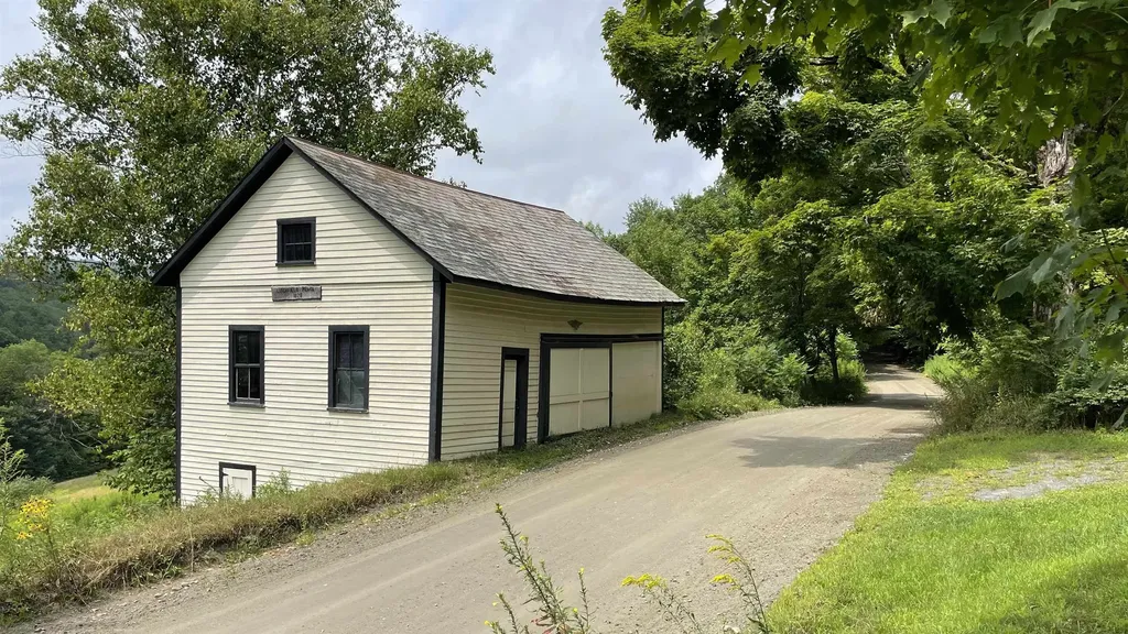 1917 Stowe Mountain Road Halifax VT 05358