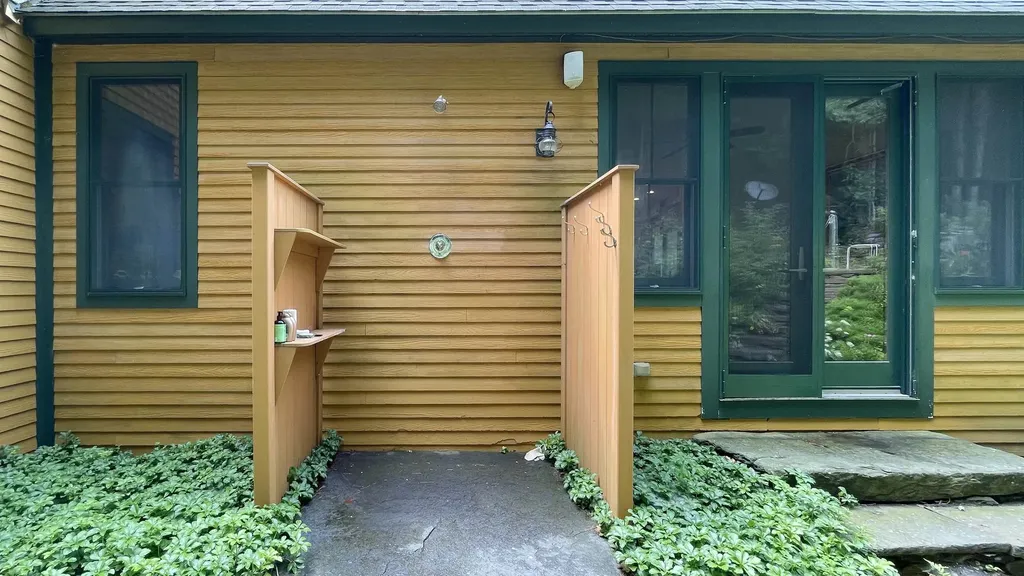 1917 Stowe Mountain Road Halifax VT 05358