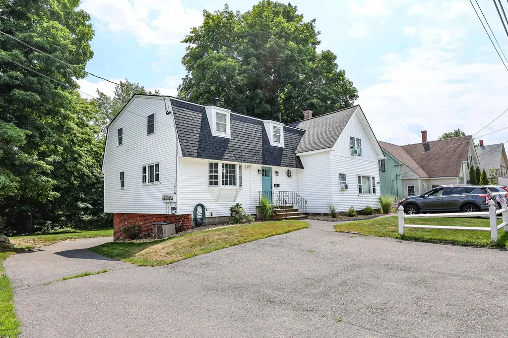 18l Brook Street Derry NH 03038