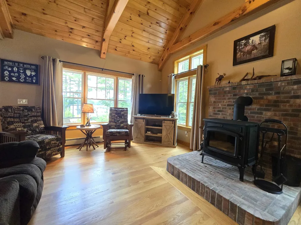 9 Country Lane New Durham NH 03855