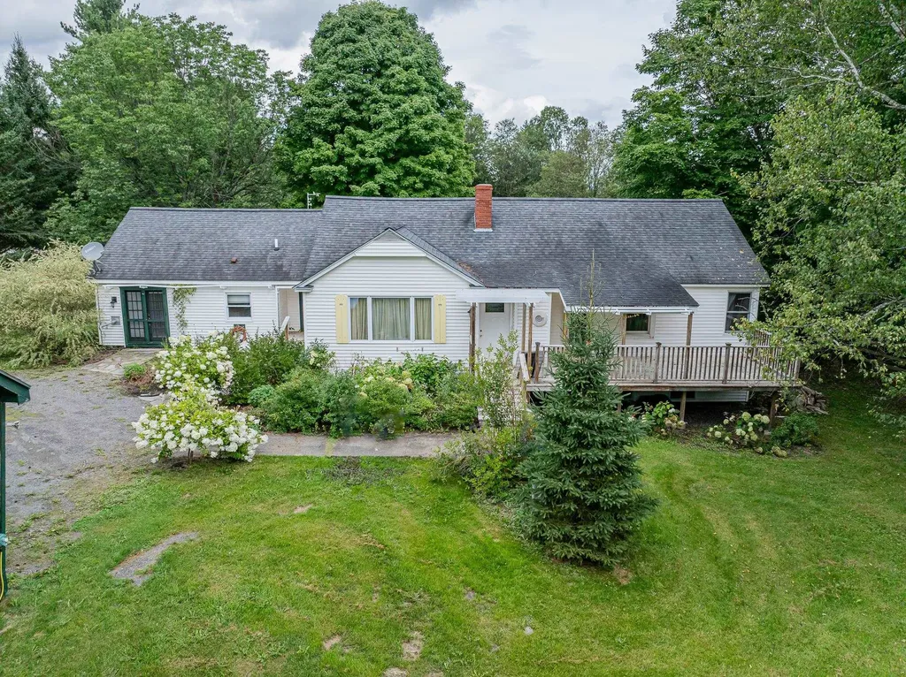 160 Nh Route 26 Colebrook NH 03576