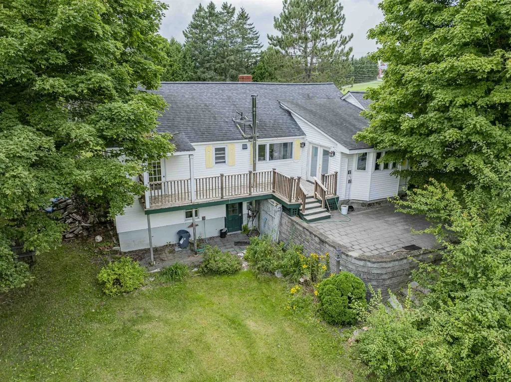 160 Nh Route 26 Colebrook NH 03576