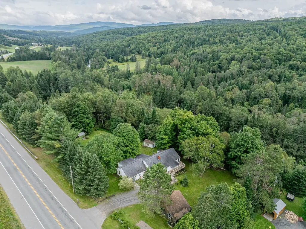 160 Nh Route 26 Colebrook NH 03576