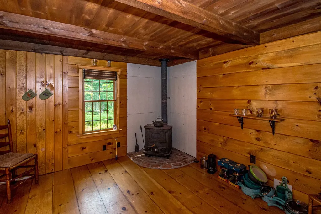 12 Rockwood Avenue Jefferson NH 03583