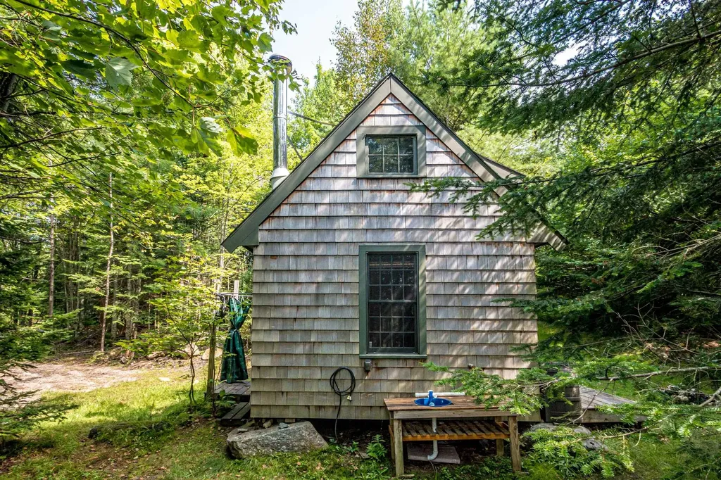 12 Rockwood Avenue Jefferson NH 03583