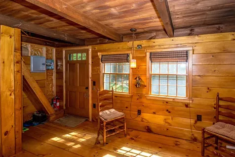 12 Rockwood Avenue Jefferson NH 03583