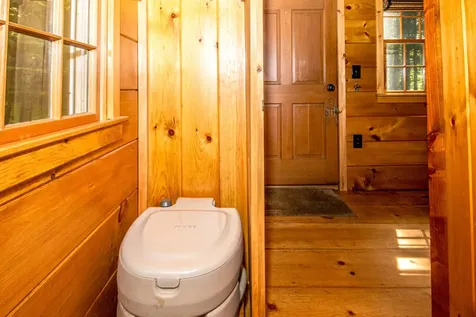 12 Rockwood Avenue Jefferson NH 03583