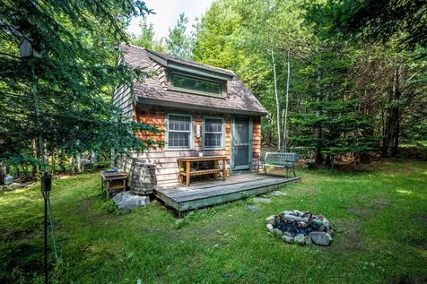 12 Rockwood Avenue Jefferson NH 03583