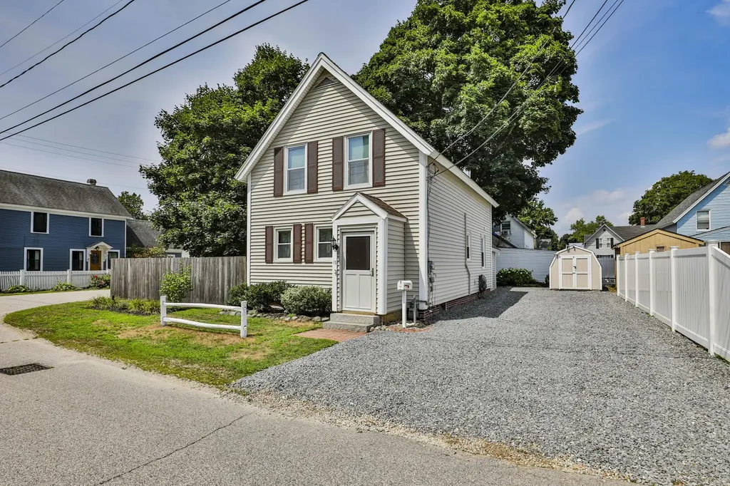 15 Charter Street Exeter NH 03833