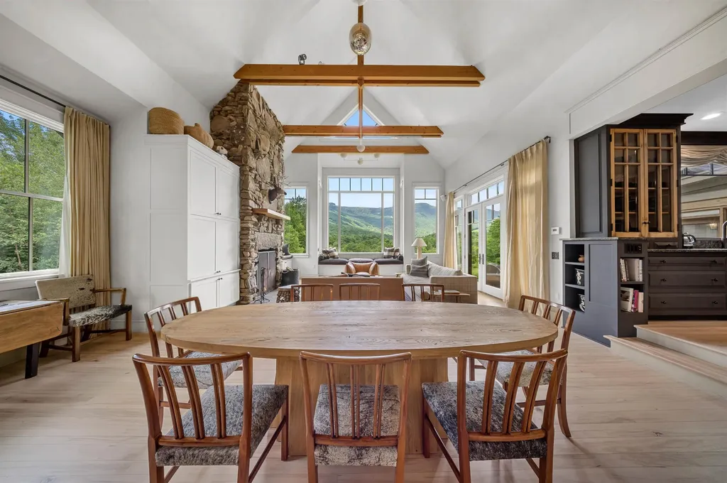 1862 Notchbrook Road Stowe VT 05672