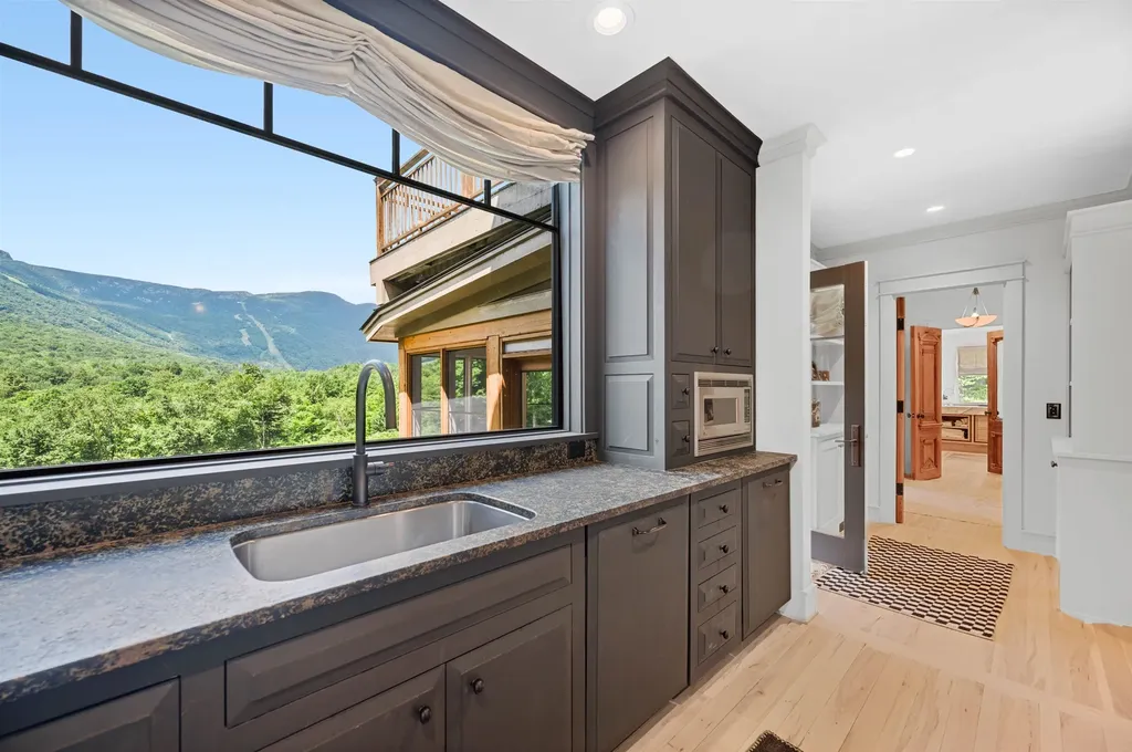 1862 Notchbrook Road Stowe VT 05672