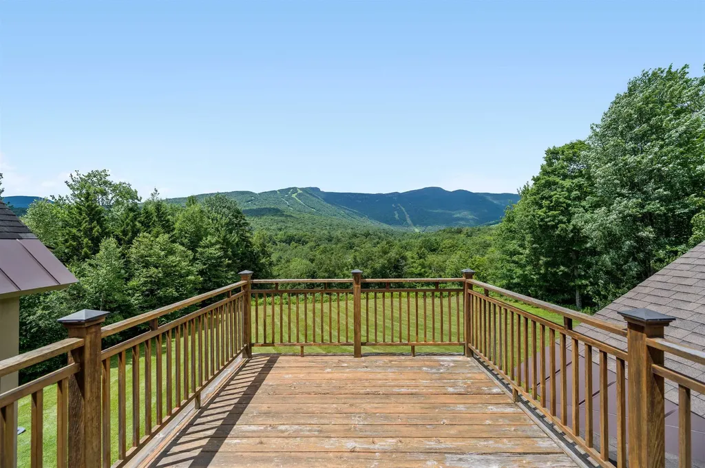 1862 Notchbrook Road Stowe VT 05672