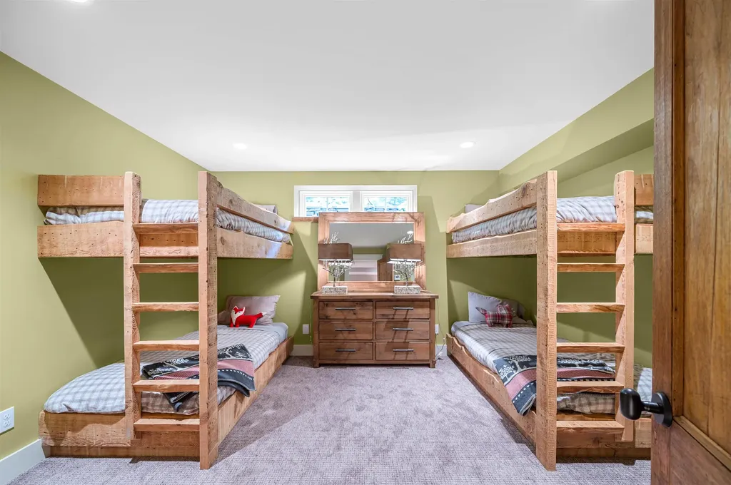 1862 Notchbrook Road Stowe VT 05672