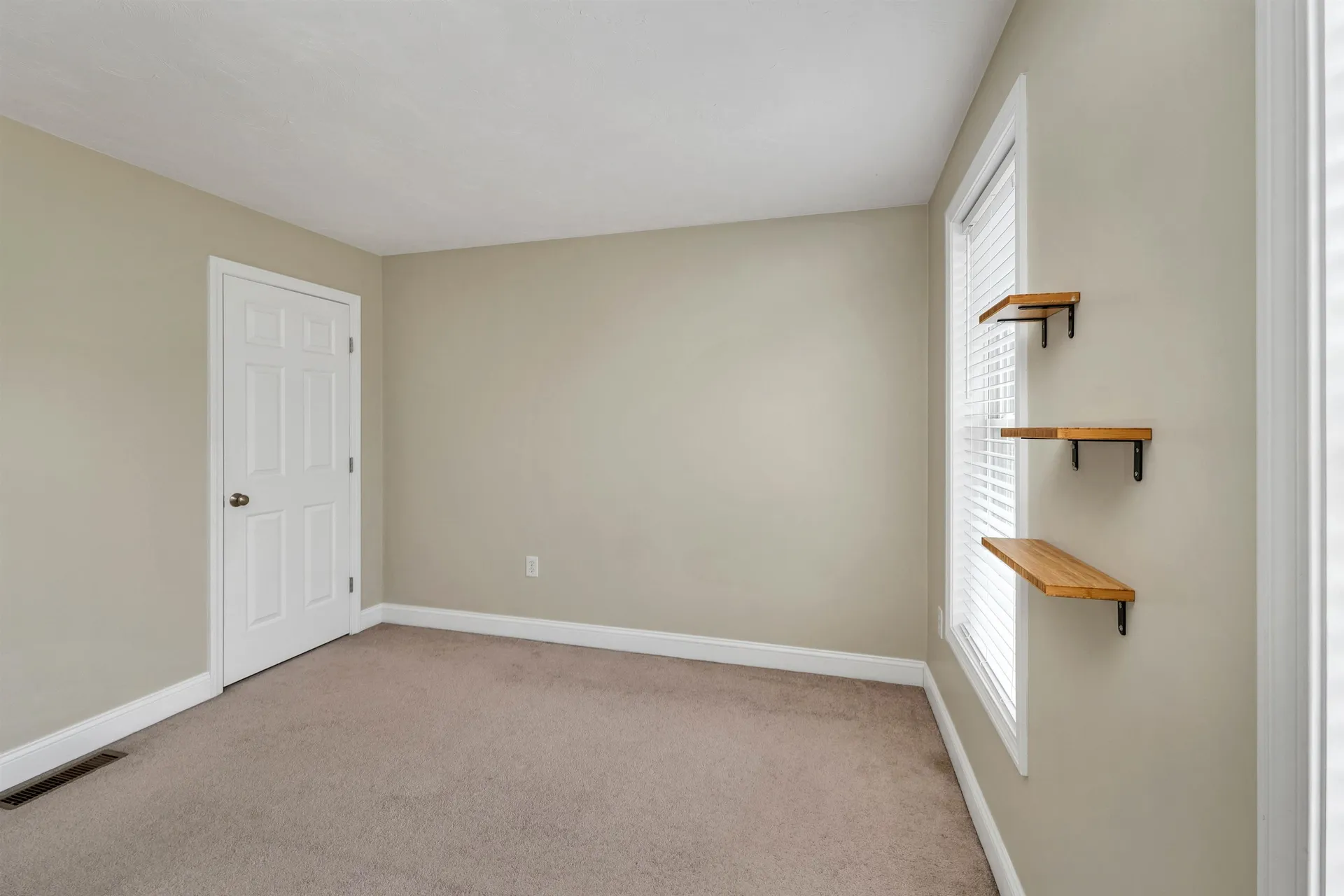 72 Hickory Lane Somersworth NH 03878