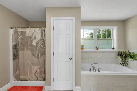 72 Hickory Lane Somersworth NH 03878