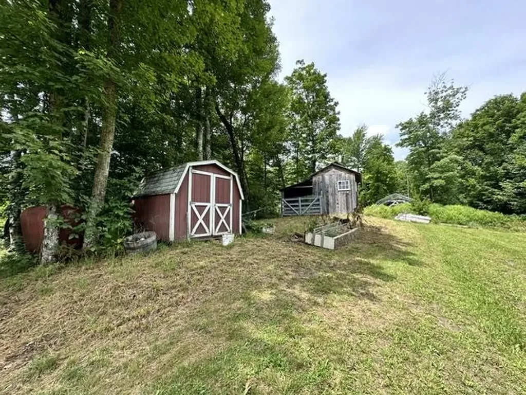 1595 Centerville Road Hyde Park VT 05655