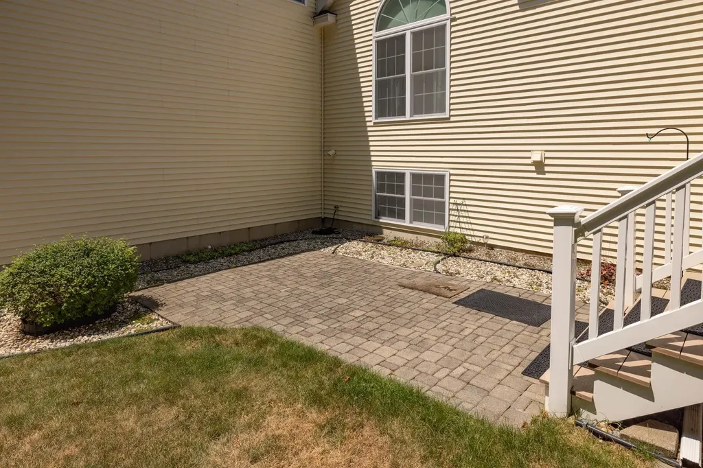 20 Cornerstone Road East Kingston NH 03827