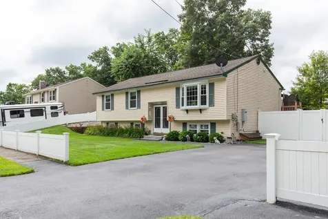 12 Ronnie Drive Nashua NH 03062