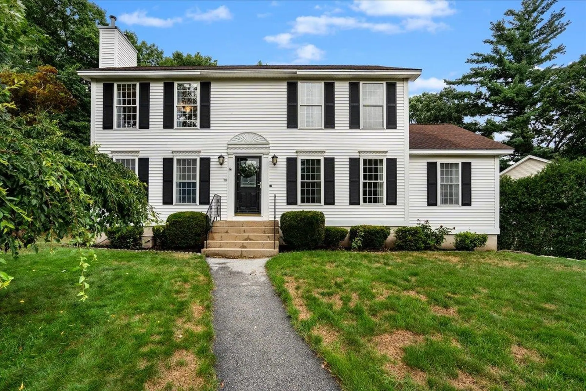 19 Rosewood Lane Manchester NH 03103