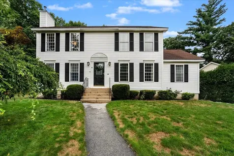 19 Rosewood Lane Manchester NH 03103