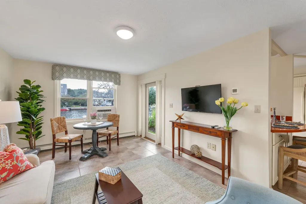 76 Railroad Avenue Wolfeboro NH 03894