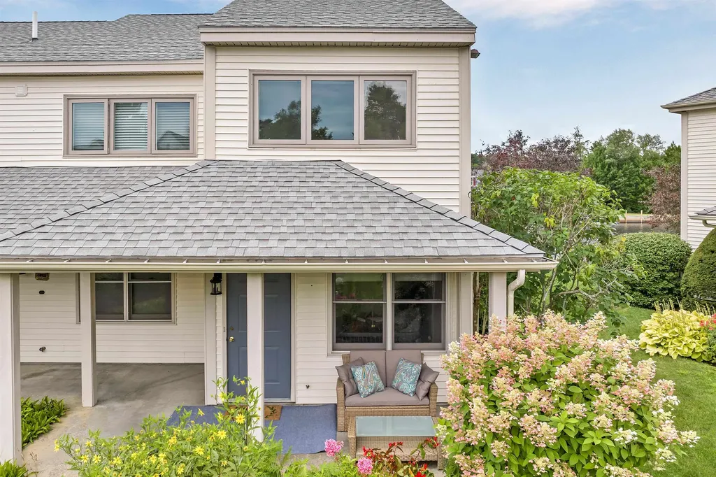 76 Railroad Avenue Wolfeboro NH 03894