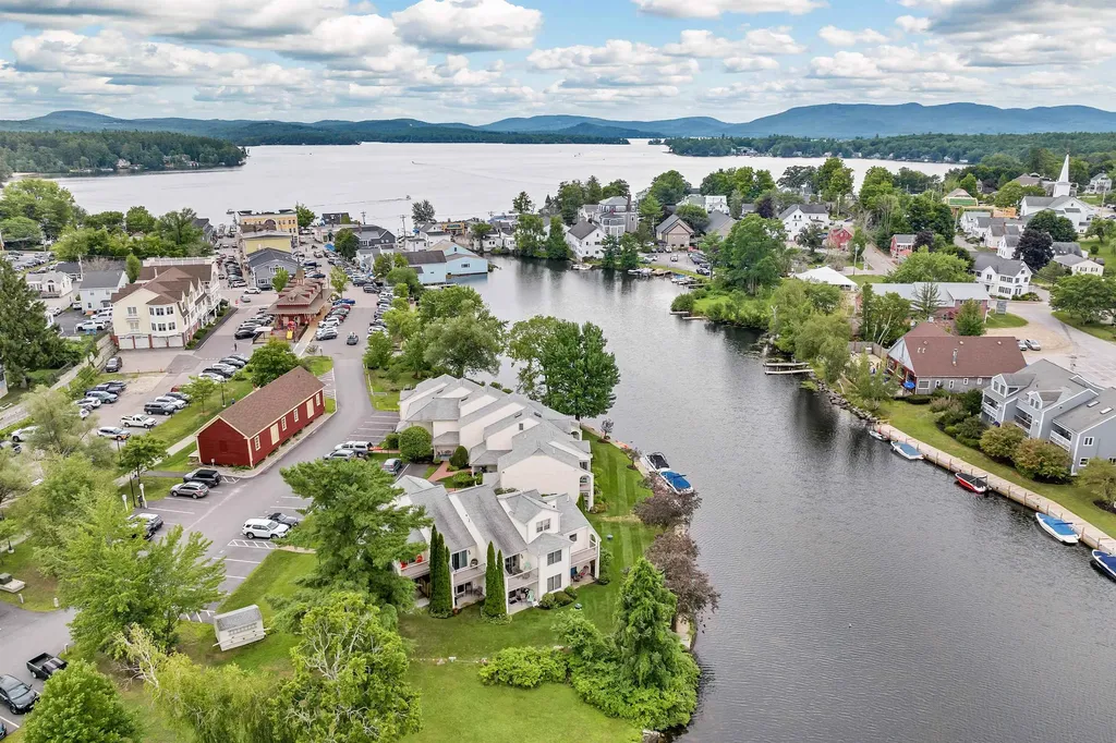 76 Railroad Avenue Wolfeboro NH 03894