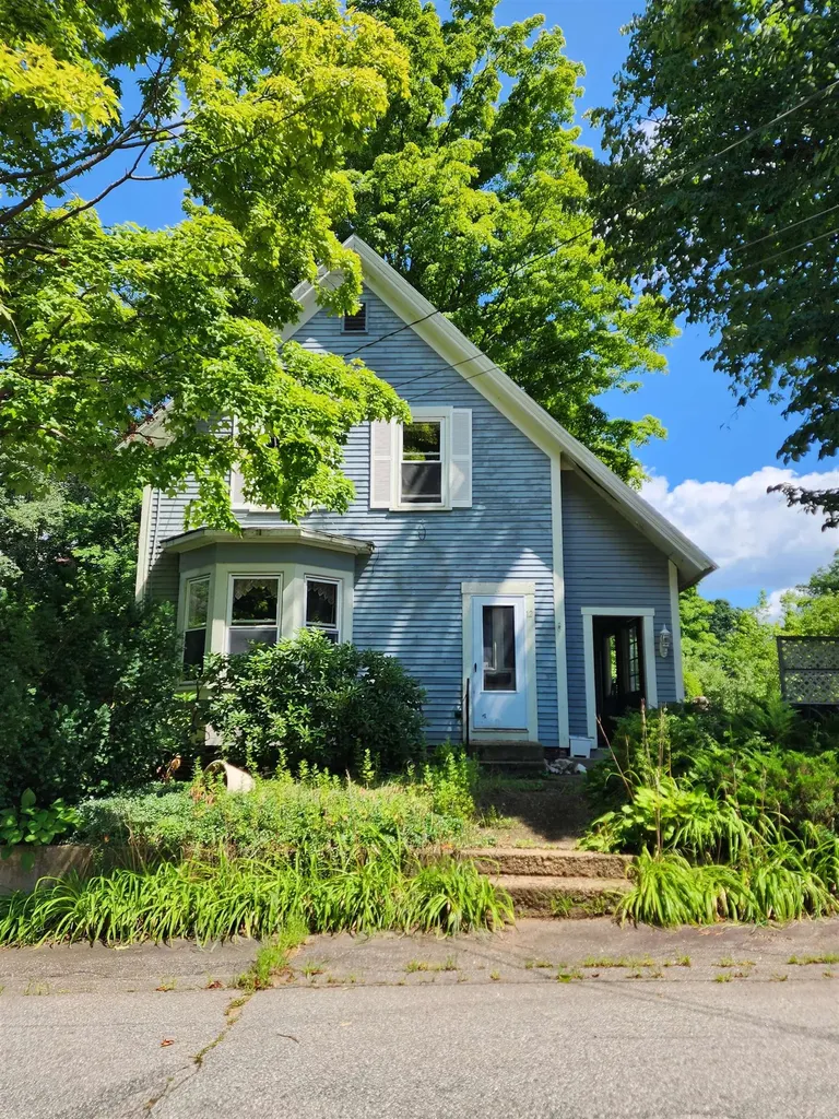 12 Gale Avenue Northfield NH 03276