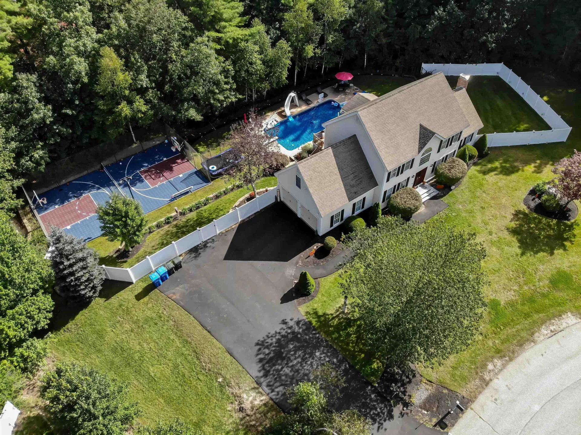 8 Sterling Drive Londonderry NH 03053